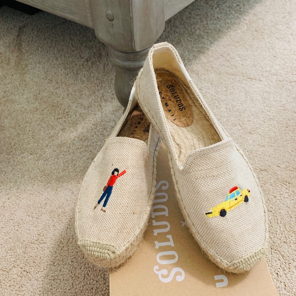 Flat shoes